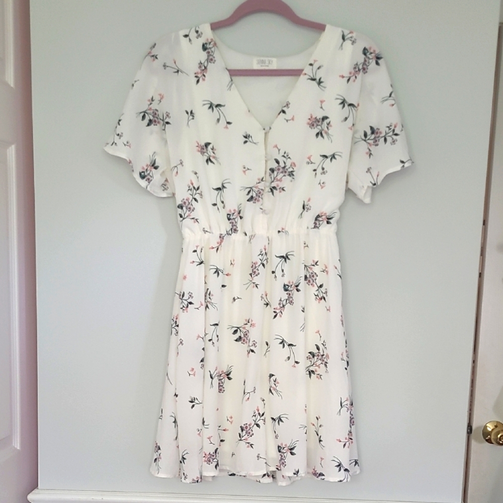 Sienna Sky Floral White Short Sleeve Dress